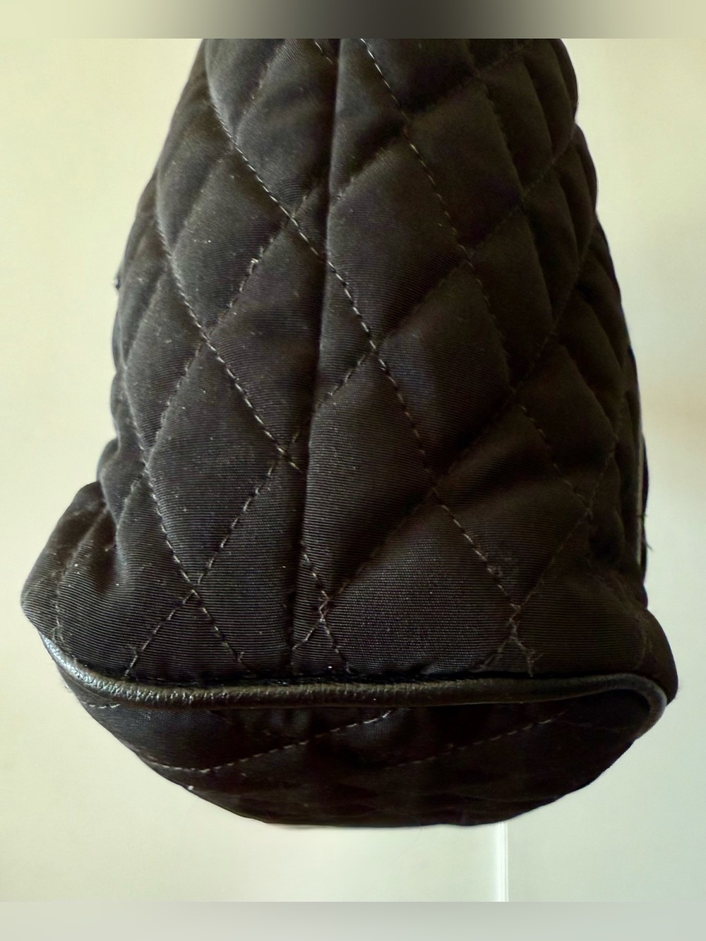 Vera Bradley Black Quilted Tote Bag. GUC - Picture 5 of 8